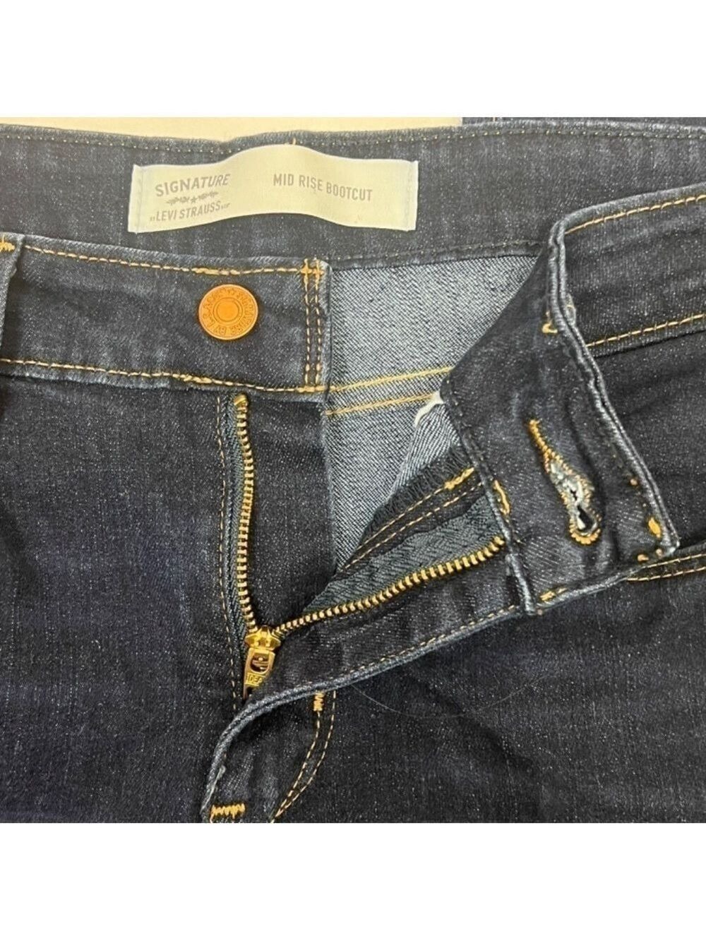Levi's Blue Women's Jeans Sz 10 Mid-Rise Bootcut Denim 30W 32L - Picture 12 of 15